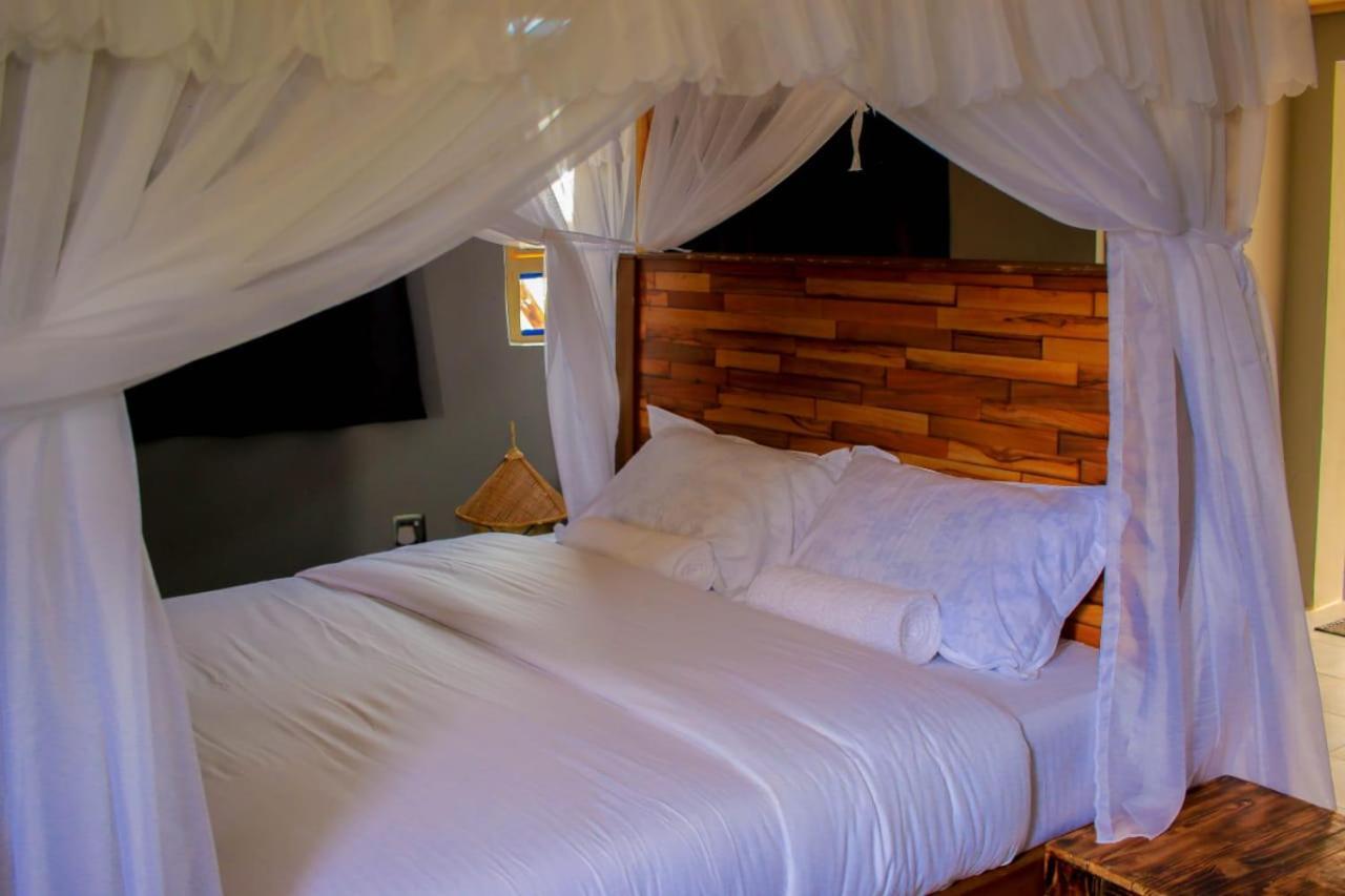 Amanya 3-Bedroom Hut อัมโบเซลี ภายนอก รูปภาพ