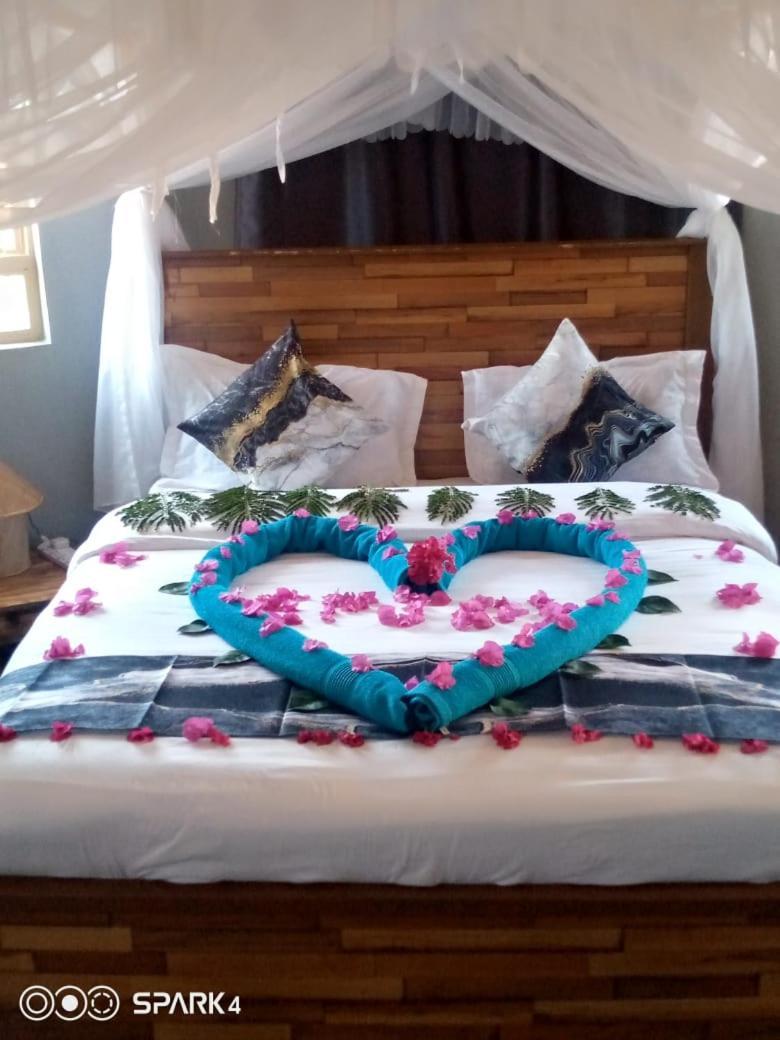 Amanya 3-Bedroom Hut อัมโบเซลี ภายนอก รูปภาพ